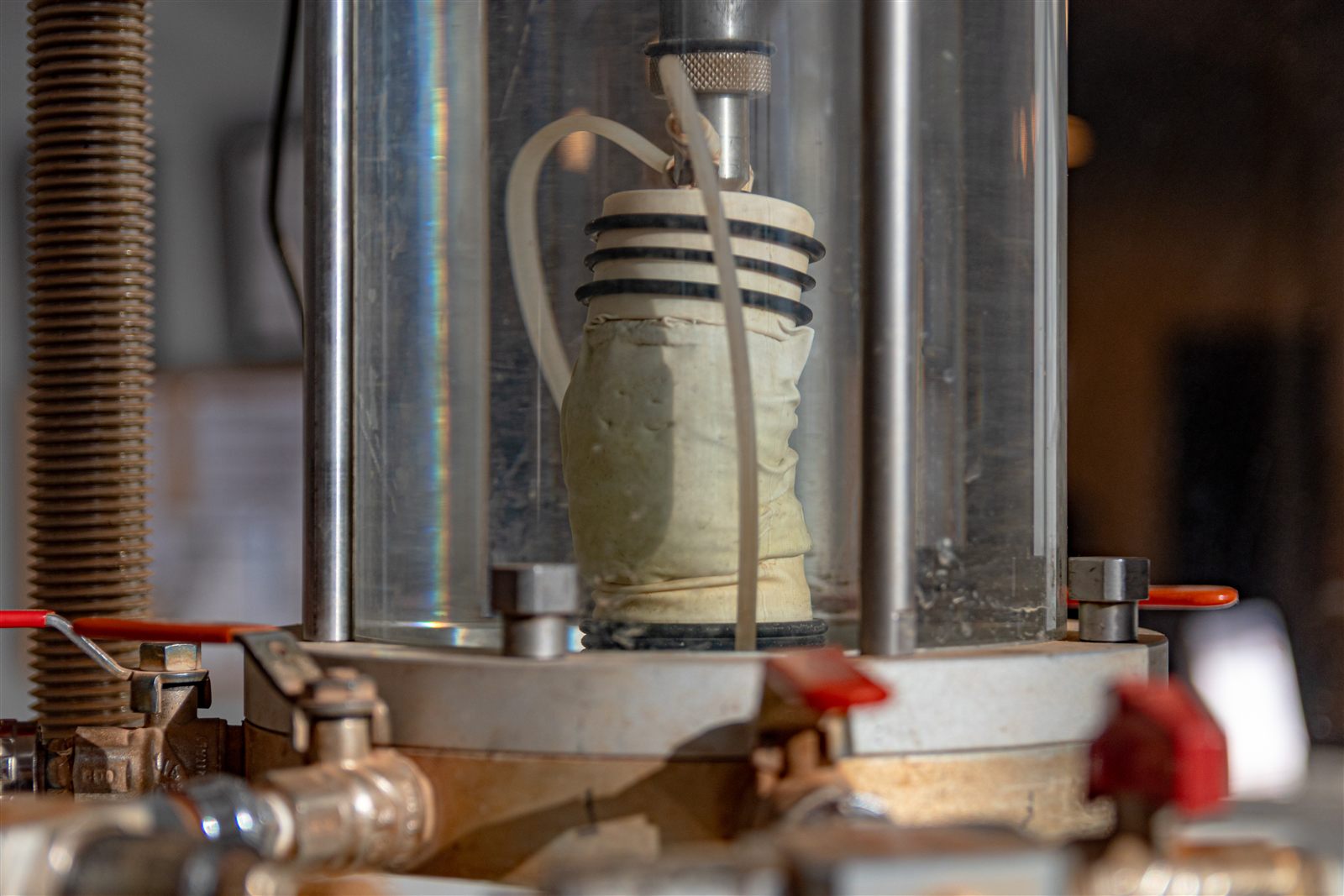 Célula triaxial em ensaio