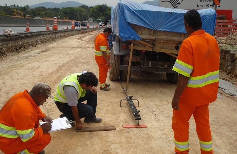 Controle de Deflexão de Pavimento (Viga Benkelman)