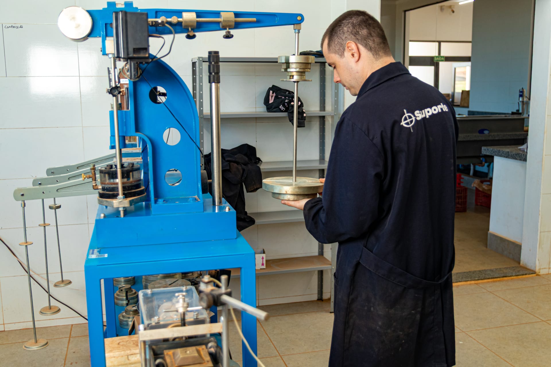 Ensaio de compressibilidade do solo - Laboratório Suporte