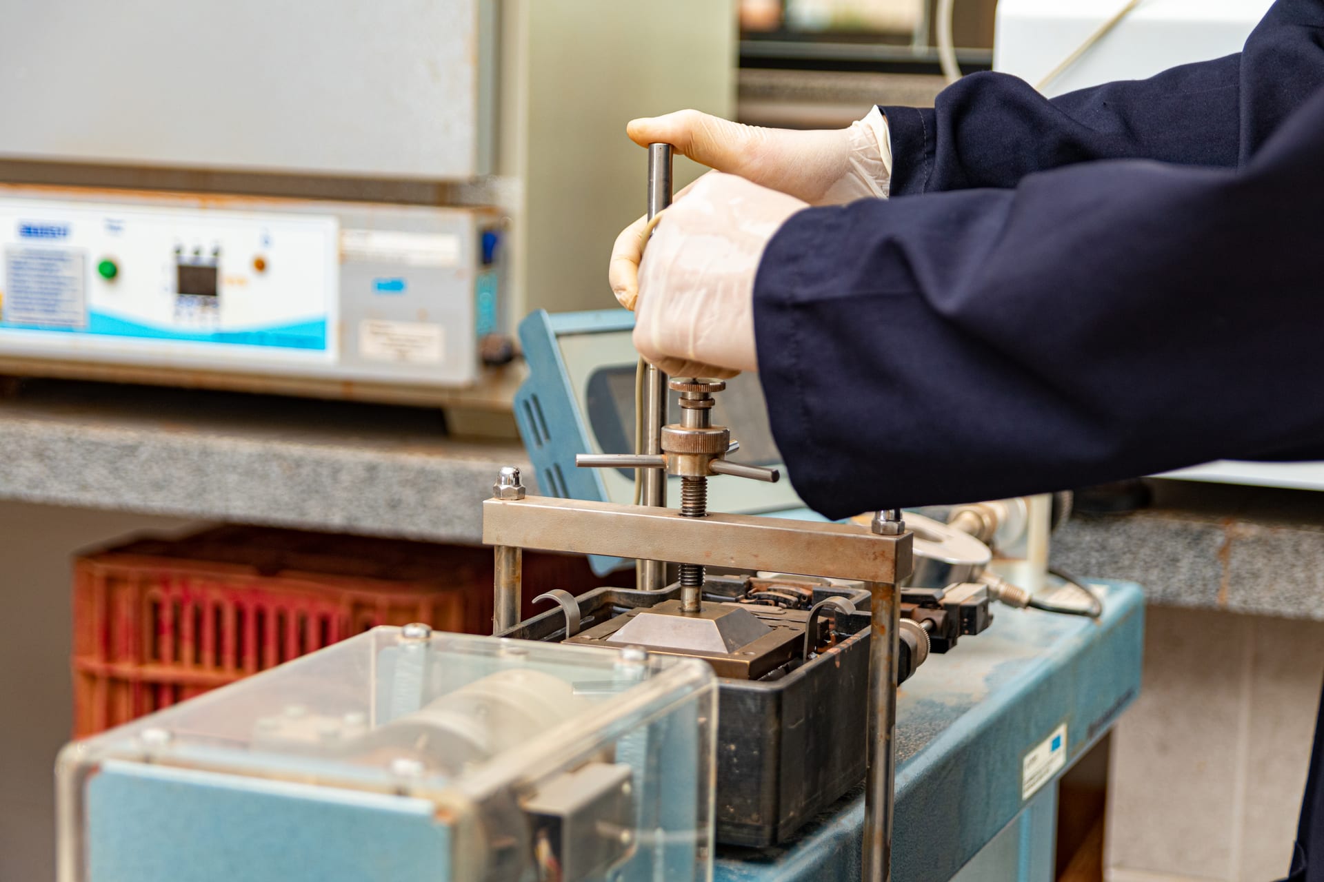 Ensaio de resistência ao cisalhamento - Laboratório Suporte