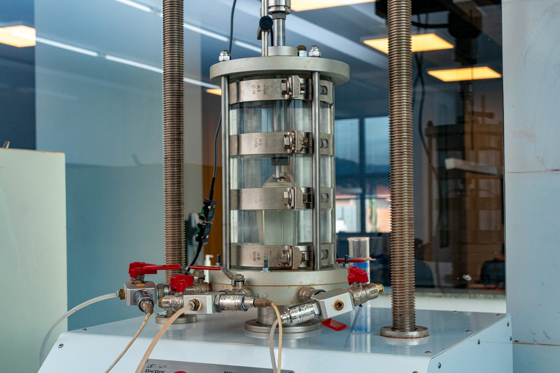 Ensaio Triaxial (TRI)